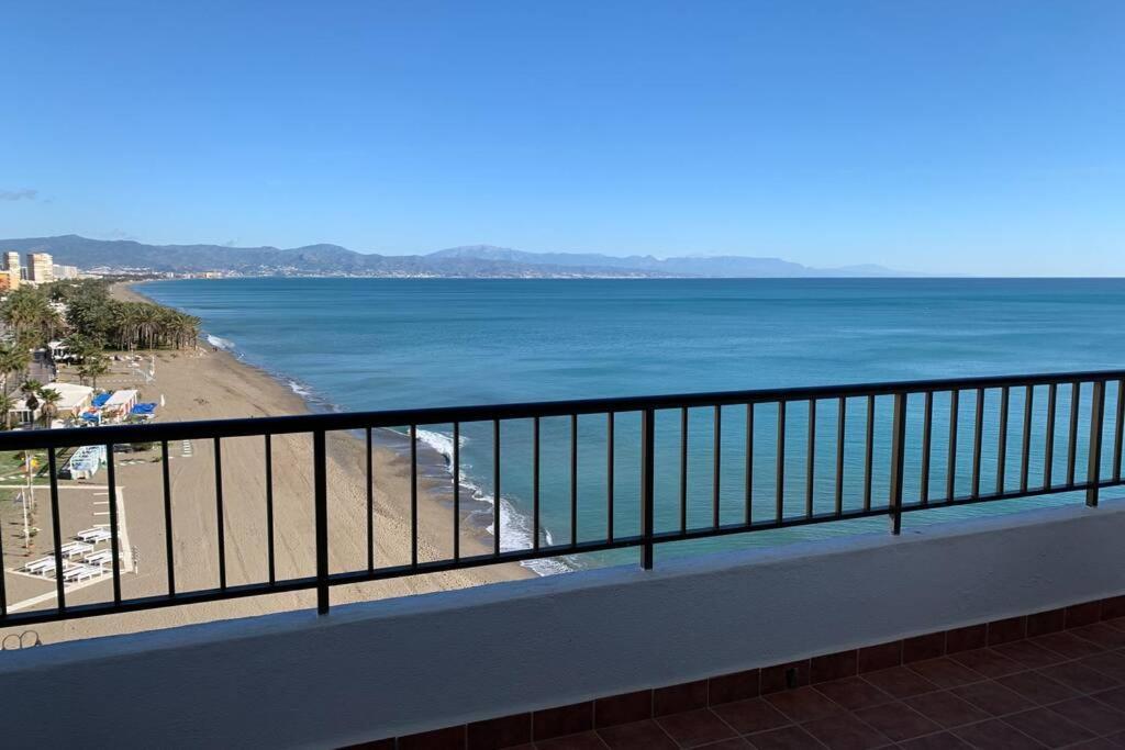 Amazing Frontline Sea Views Studio Apartment Castillo Del Vigia Torremolinos Eksteriør billede