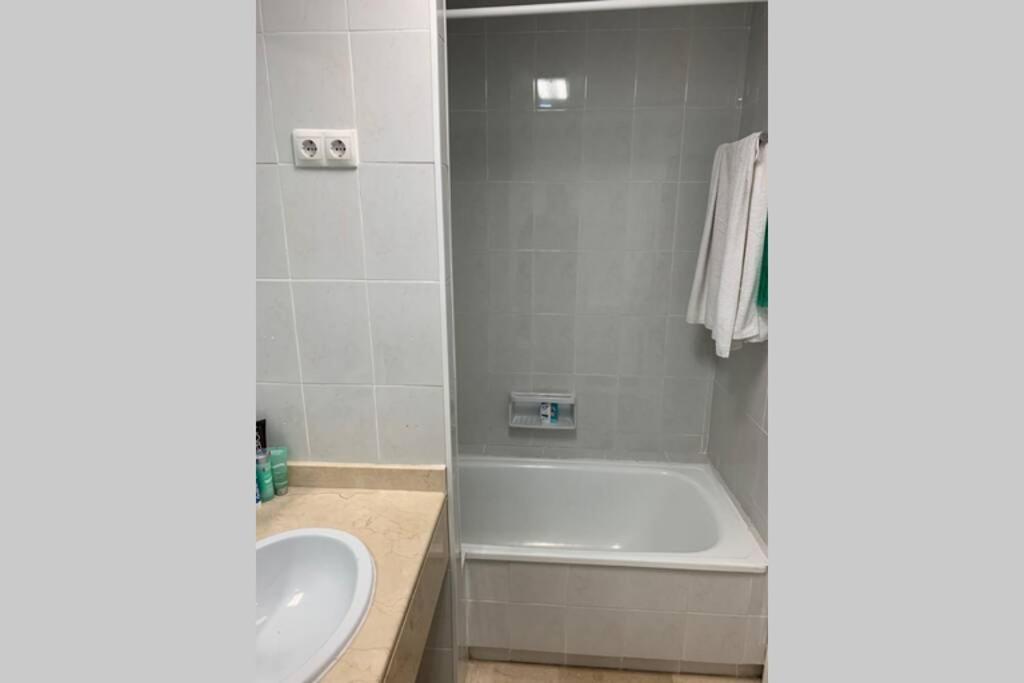 Amazing Frontline Sea Views Studio Apartment Castillo Del Vigia Torremolinos Eksteriør billede