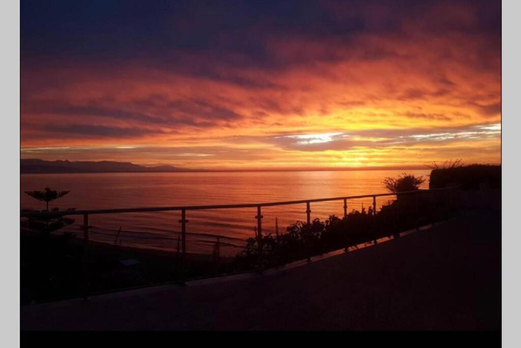 Amazing Frontline Sea Views Studio Apartment Castillo Del Vigia Torremolinos Eksteriør billede