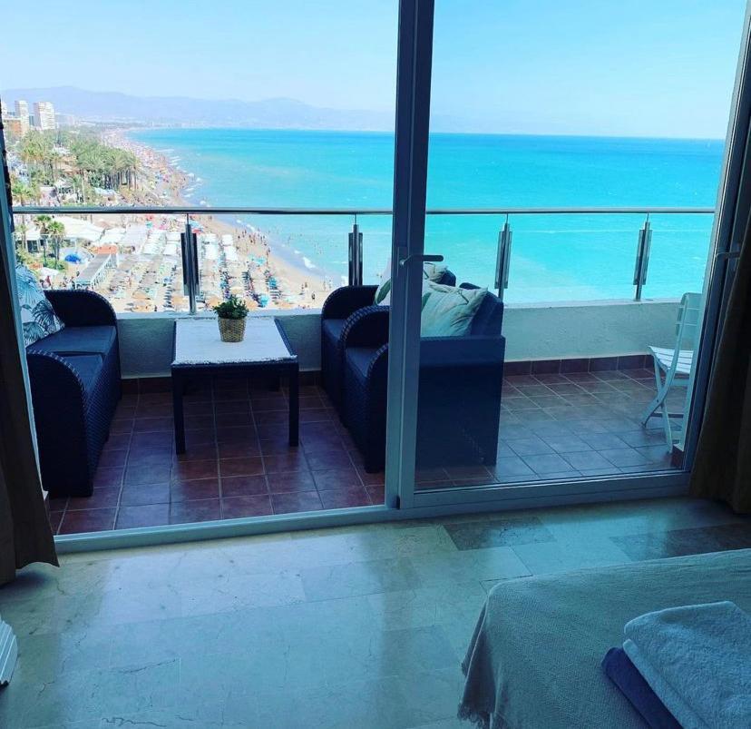 Amazing Frontline Sea Views Studio Apartment Castillo Del Vigia Torremolinos Eksteriør billede