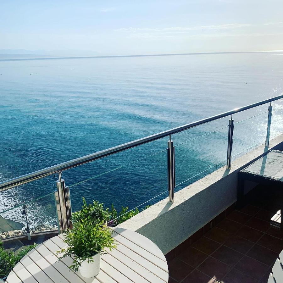 Amazing Frontline Sea Views Studio Apartment Castillo Del Vigia Torremolinos Eksteriør billede