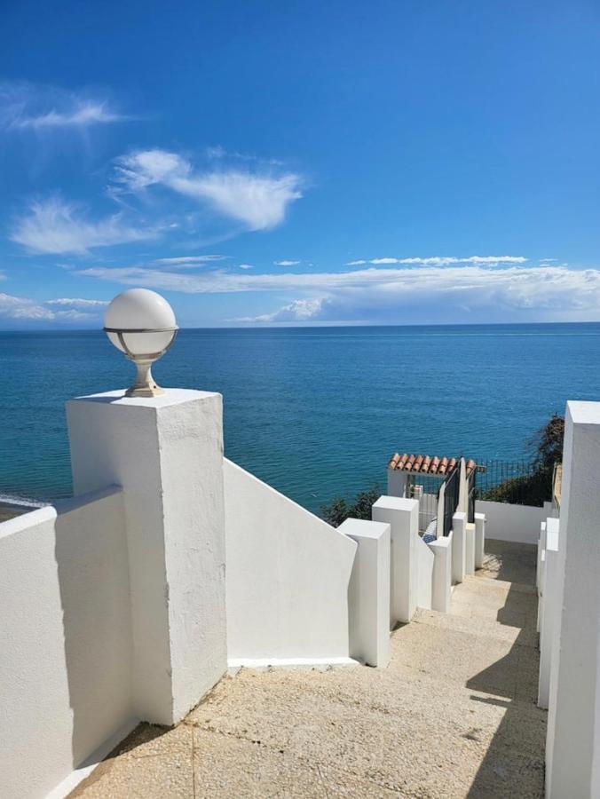 Amazing Frontline Sea Views Studio Apartment Castillo Del Vigia Torremolinos Eksteriør billede
