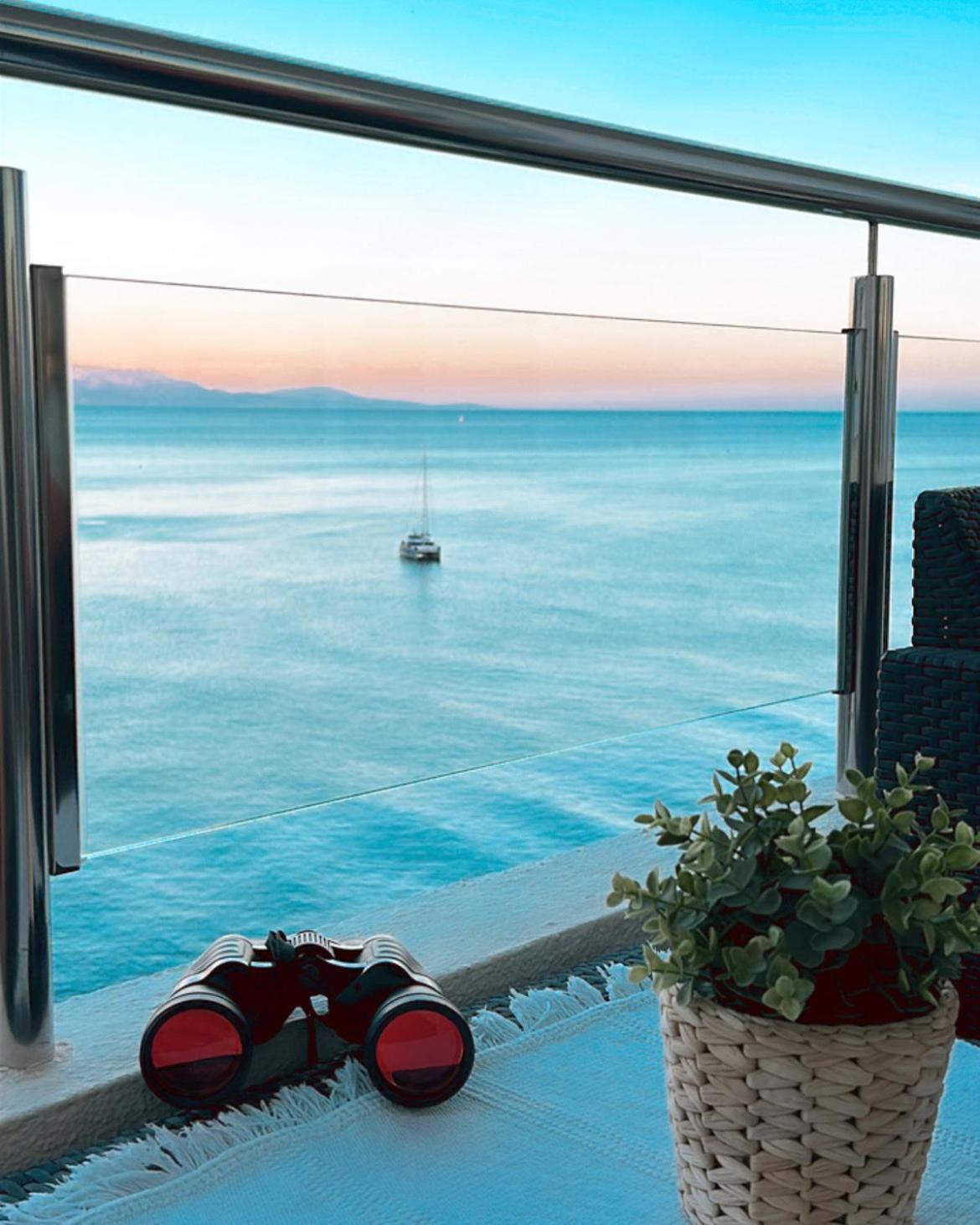 Amazing Frontline Sea Views Studio Apartment Castillo Del Vigia Torremolinos Eksteriør billede